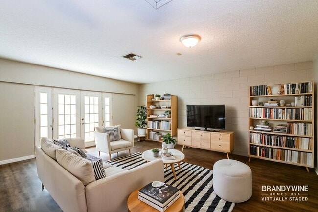 Foto del edificio - 313 McCoy Village Ct