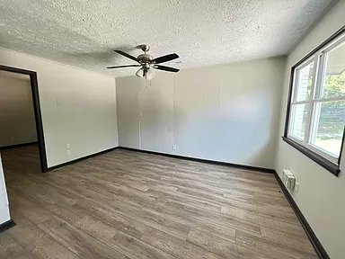 Photo - 3010 Indiana Ave Apartment