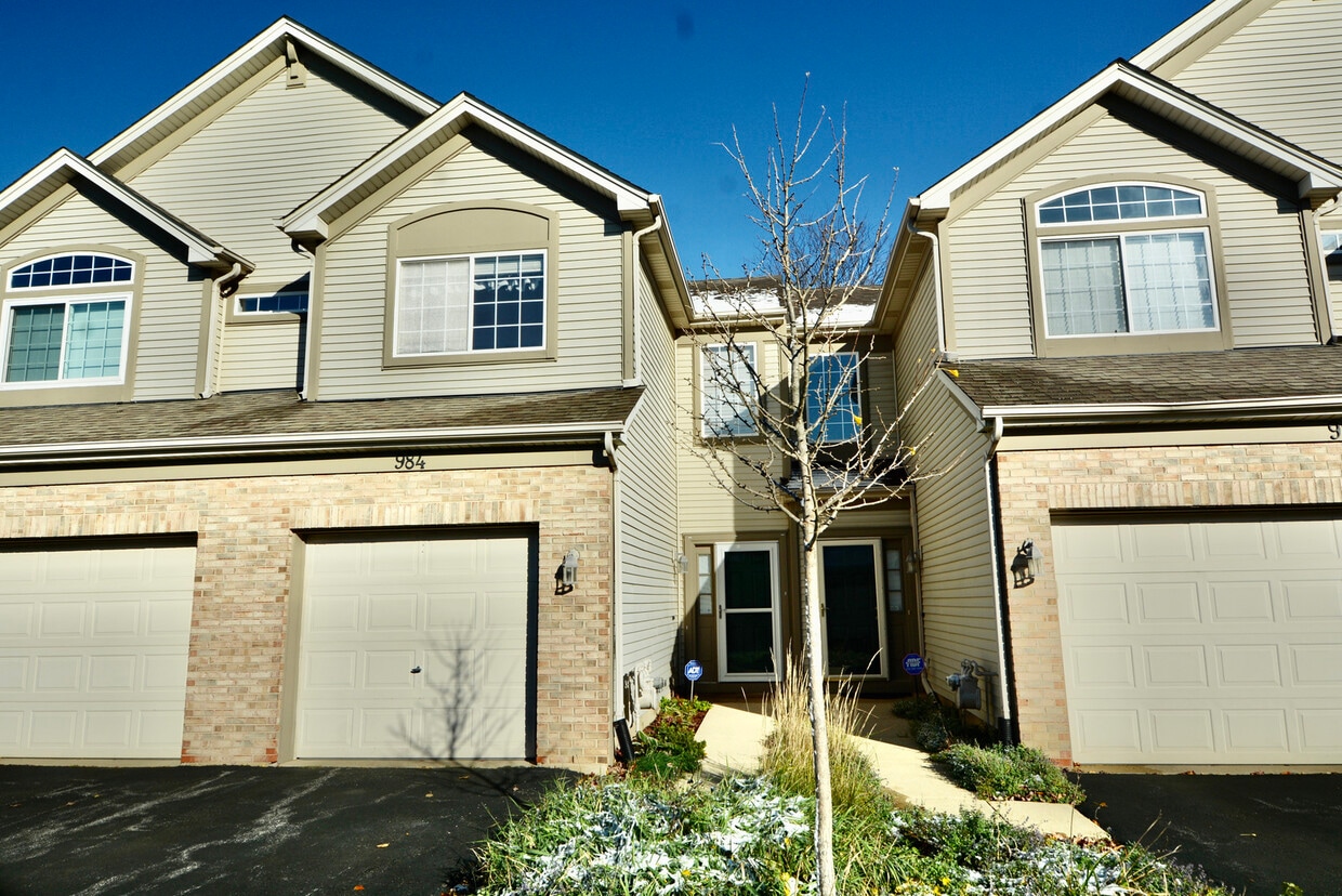 Primary Photo - 984 Park Hill Cir