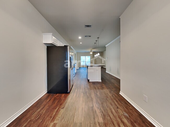 Foto del edificio - 5513 Soledad Dr