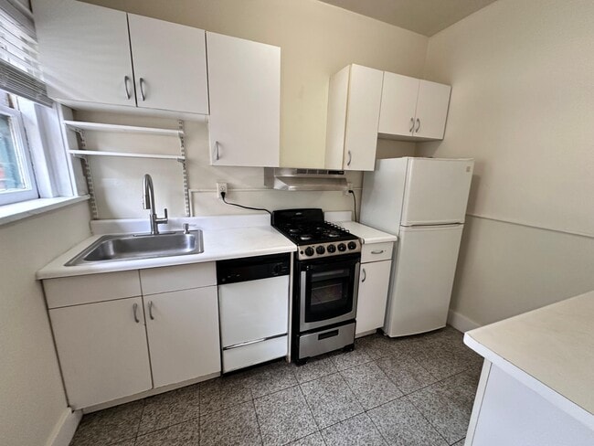 Building Photo - Raymond Investments LLC.