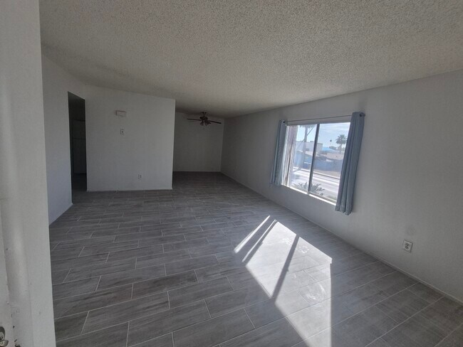 Building Photo - 851 S Horne St