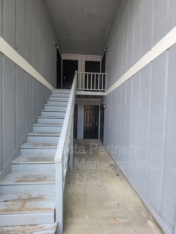 Building Photo - 114 Chalet North CT