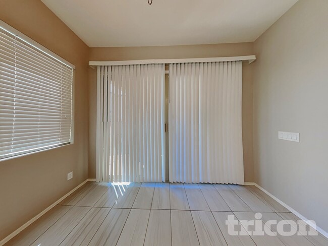 Building Photo - 14989 W Wilshire Dr