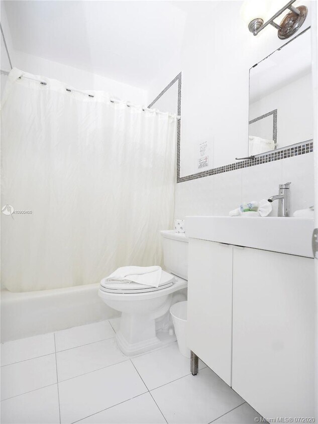 Building Photo - 720  Lenox Ave 9 Miami Beach Fl 33139