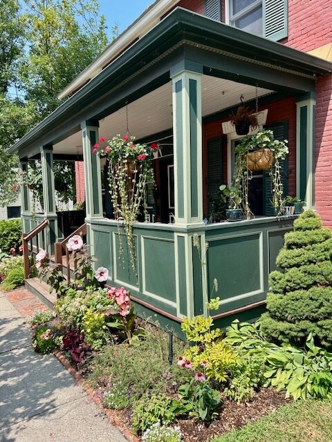 Foto del edificio - 56 Maple St