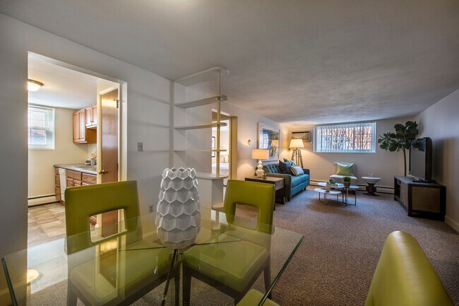 Foto del edificio - 11 Brattle Dr