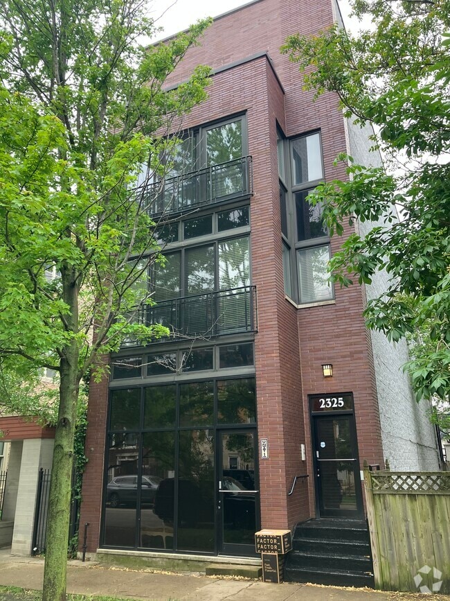 Building Photo - 2325 W Huron St