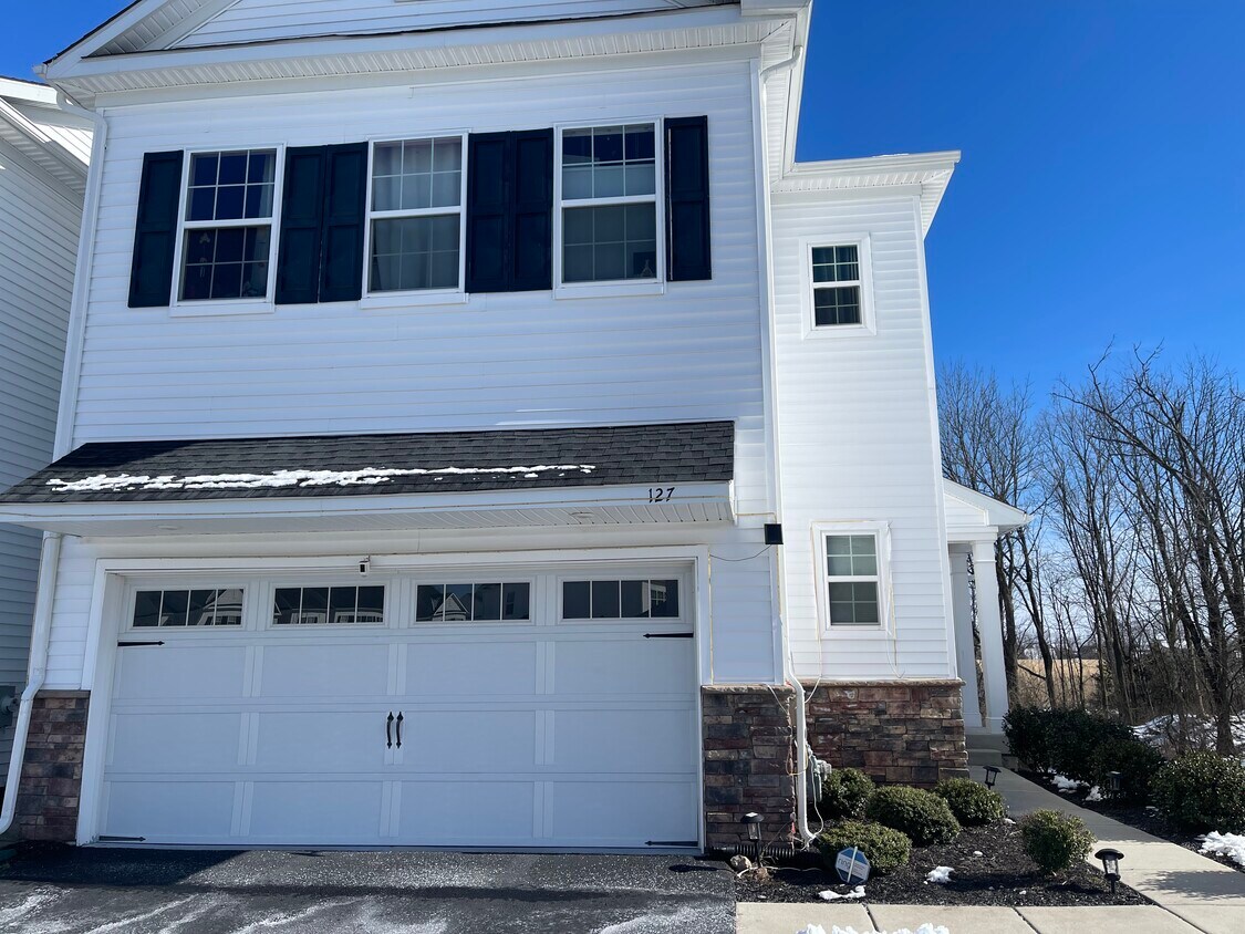 Primary Photo - 127 Knock Hill Dr
