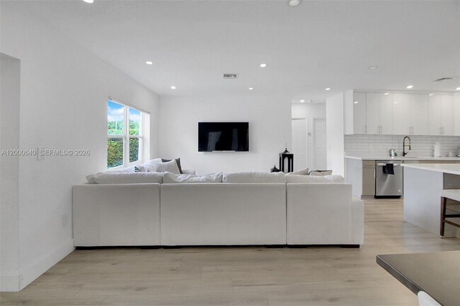 Foto del edificio - 18361 NE 20th Pl