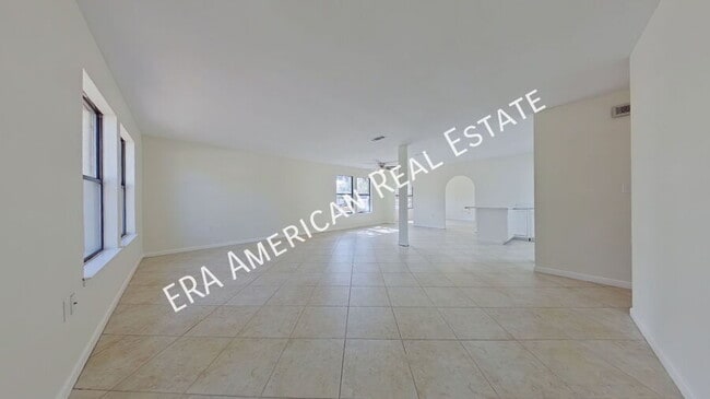 Building Photo - 306 Somerset Dr