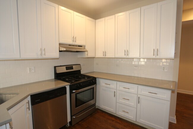 Foto del edificio - 1829 W Leland Ave