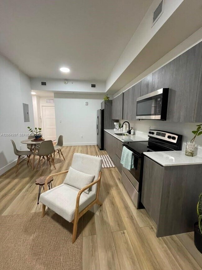 Foto del edificio - 1534 NW 1st St
