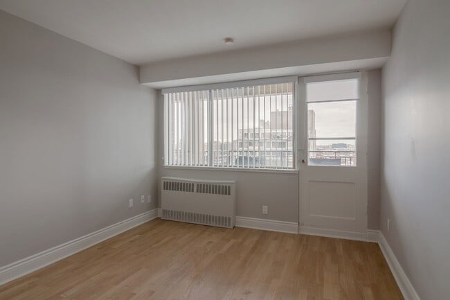 Building Photo - 3460 Rue Durocher