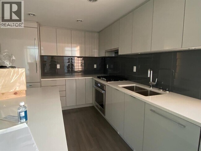 Photo du bâtiment - 2388 Madison Ave