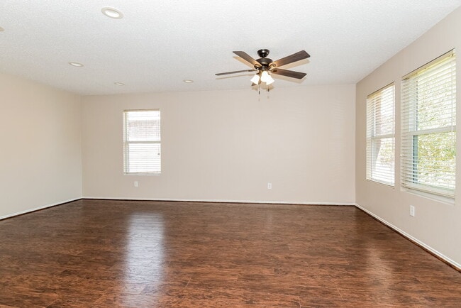Building Photo - 1434 Hickory Creek Ln