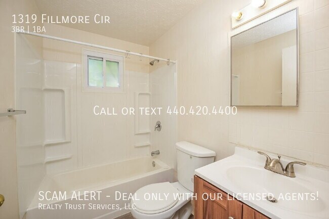 Foto del edificio - 1319 Fillmore Cir