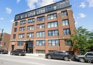 Building Photo - 2911 N Western Ave