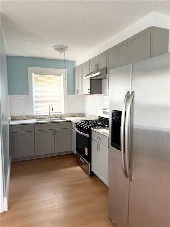 Foto del edificio - 694 Killingly St