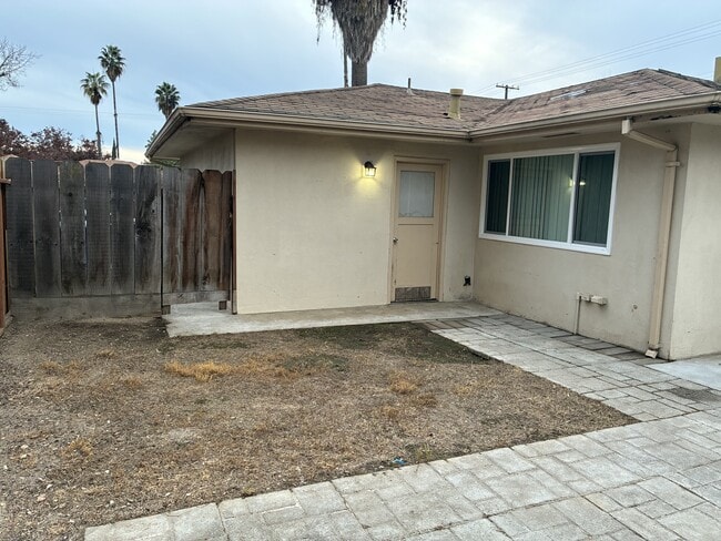 Foto del edificio - 1803 Brewer Way