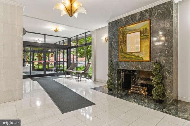 Building Photo - 1121 ARLINGTON Blvd