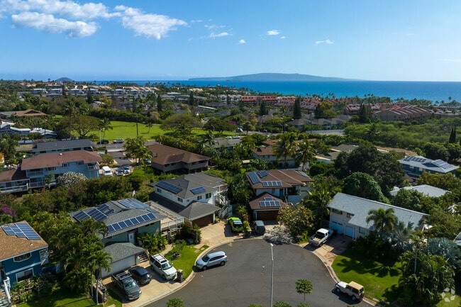 An aerial view of homes in a cul-de-sac in Moana Estates
