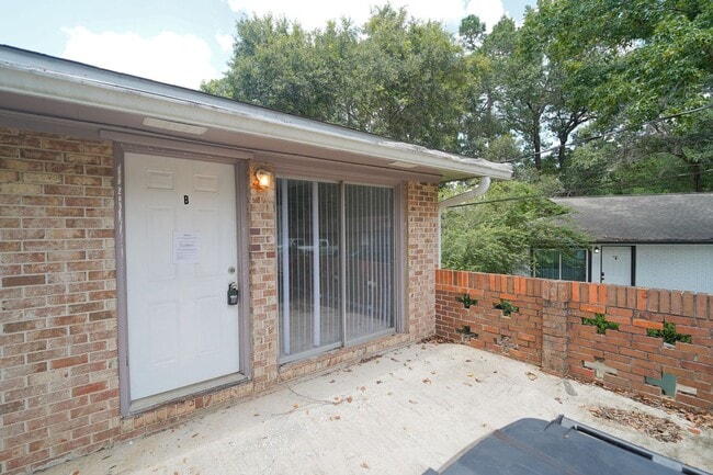 Photo - 2304 Hartsfield Court Apt. B