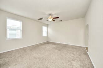 Building Photo - 1437 Northwood Springs Dr