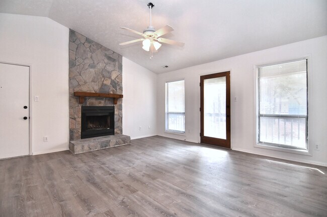 Building Photo - 1900 Tryon Dr