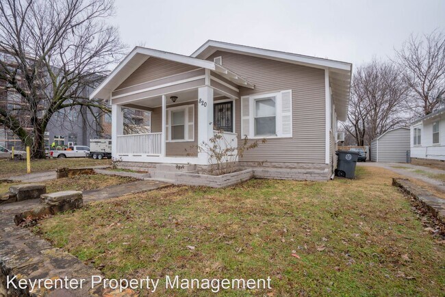 Foto del edificio - 2 br, 1 bath House - 820 S Lewis Ave