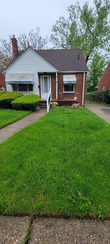 Primary Photo - 4404 Marseilles St