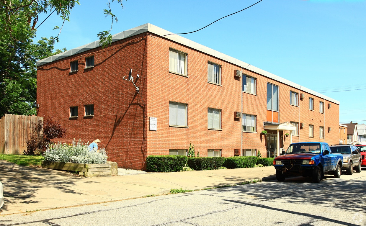 Building Photo - 12201 Madison Ave