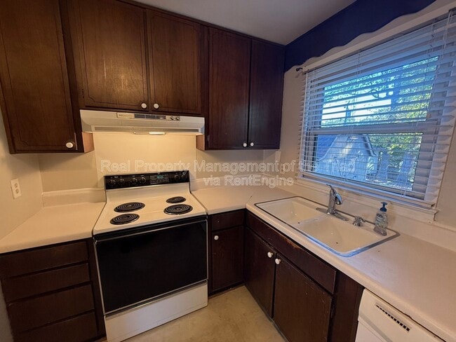 Building Photo - 4205 Olympia Dr