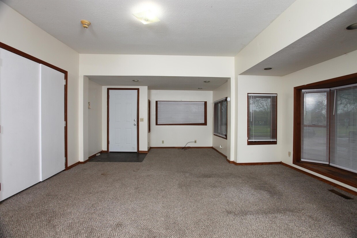 1643 Vassar, Wichita, KS 67208 Condo for Rent in Wichita, KS