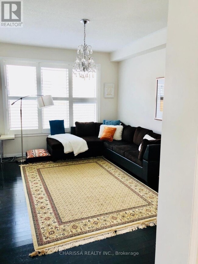 Photo du bâtiment - 945 Farmstead Dr