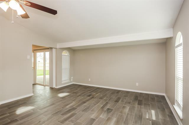 Foto del edificio - 625 Nora Ln