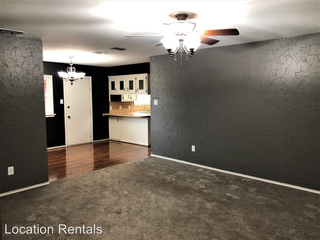 Building Photo - 3 br, 2 bath House - 319 E 15th Street