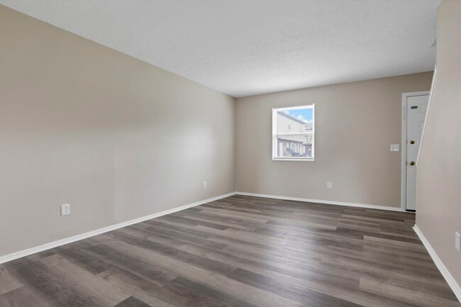 Building Photo - 6882 Garden Terrace Rd