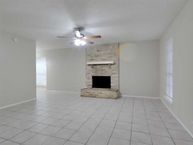 Building Photo - 4615 Tealgate Dr