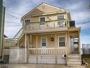 Building Photo - 2407 Oberon Ave