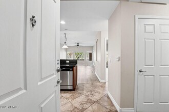 Building Photo - 5450 E Deer Valley Dr