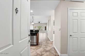 Building Photo - 5450 E Deer Valley Dr