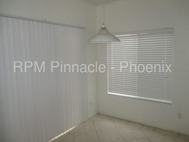 Foto del edificio - 3740 W Oregon Ave