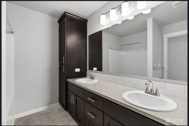 Foto del edificio - 16210 9th Ave E