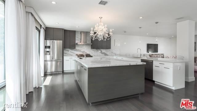Building Photo - 7555 Devista Dr