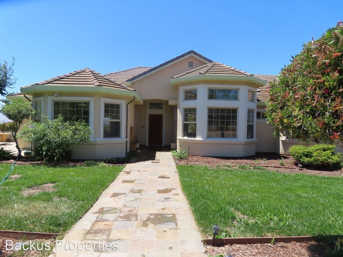 3 br, 3 bath House 35900 Metz Rd. House Rental in Soledad, CA