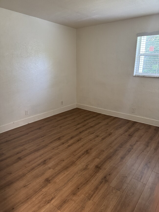 Foto del edificio - 5827 NW 22nd Ct