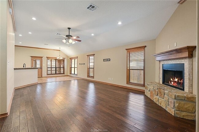 Building Photo - 4016 Rocky Vista Dr