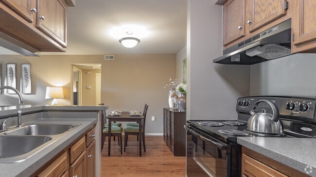 2HAB,2BA,-934SF The Preakness - Steeplechase Apartments