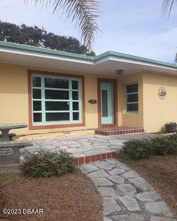 Foto del edificio - 325 Ribault Ave
